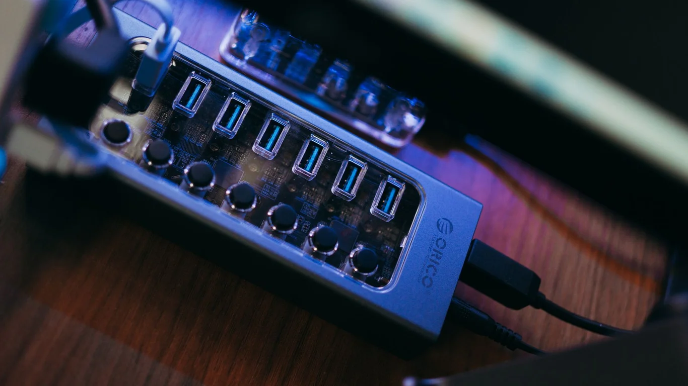 RAID 0 vs RAID 1: Speed or Safety for Your NAS?