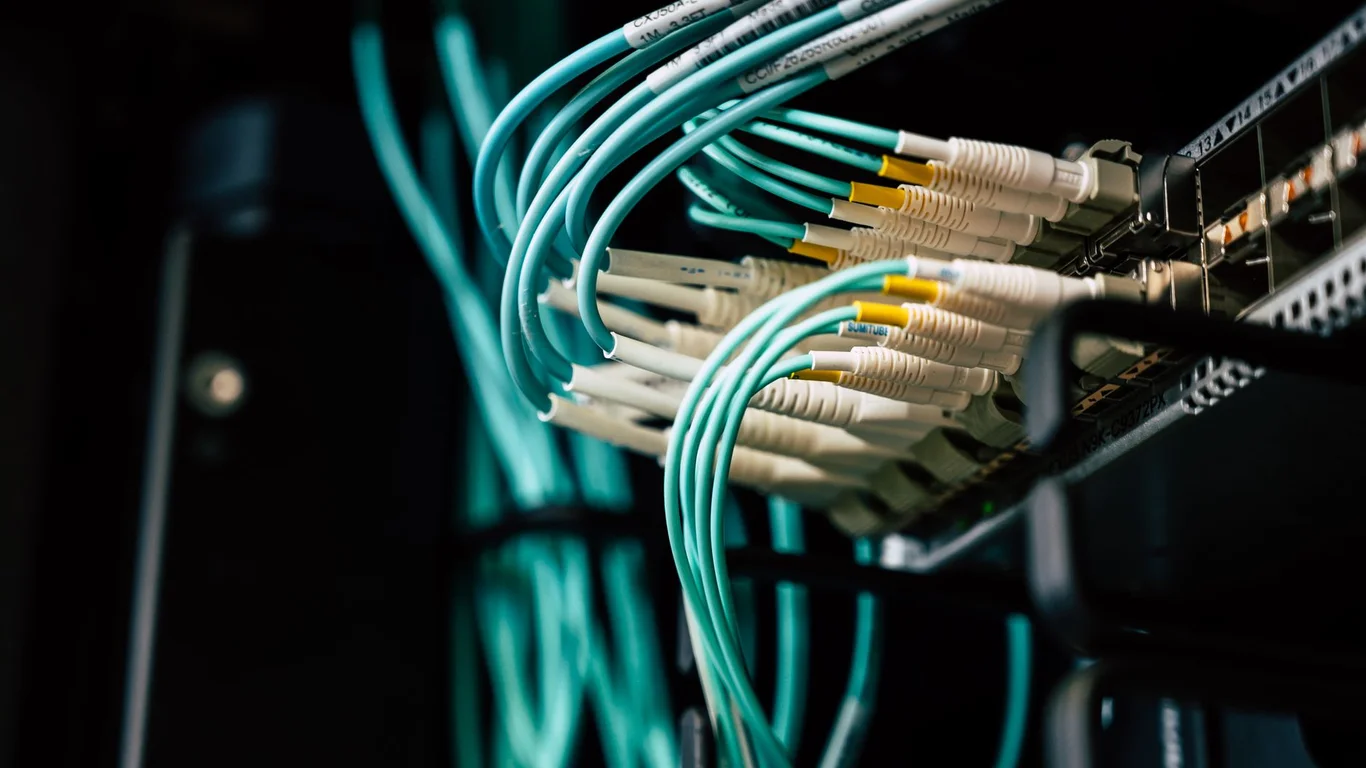 Building a Homelab Rack: Layout, Noise & Cable Management Guide