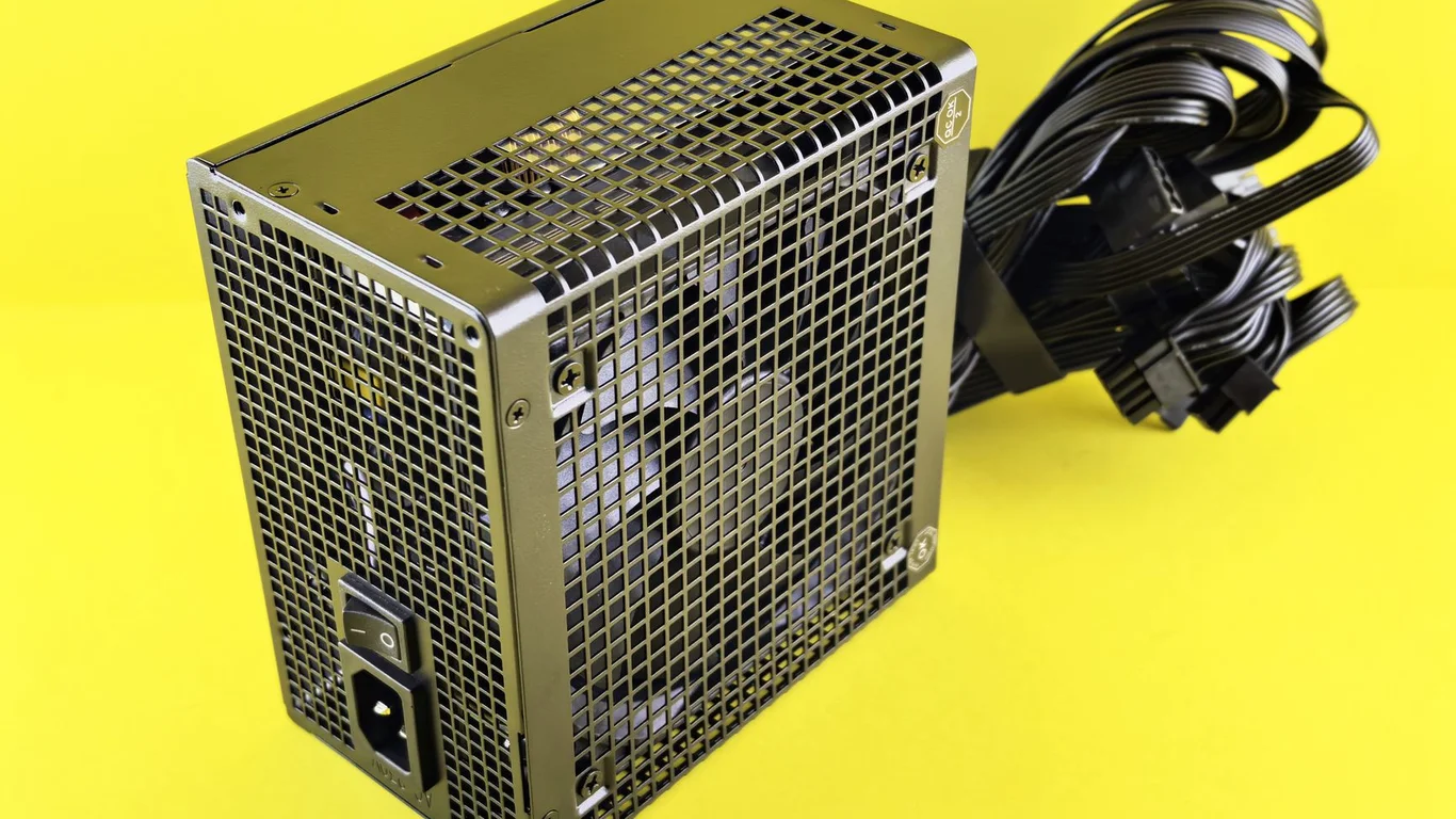Low Power NAS Build 2026: Minimize Electricity Cost Without Sacrificing Storage