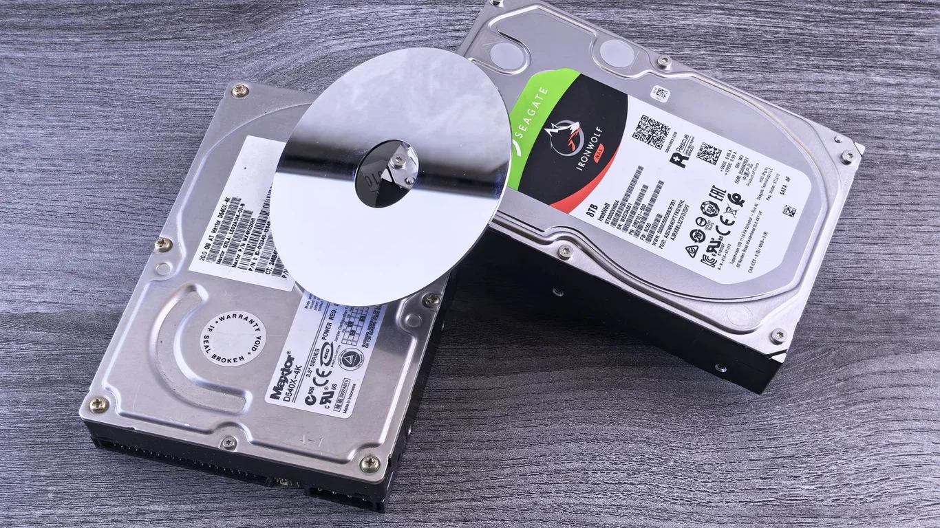 WD Red vs Seagate IronWolf: Which NAS Drive Should You Buy?