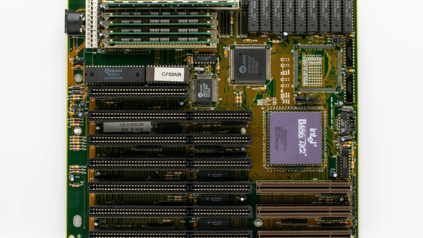 Intel N100 vs N305 for a NAS: Is the Upgrade Worth It?